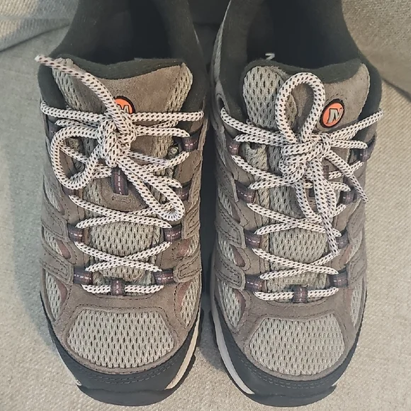 Merrell Gray and Black Hiking Shoes Like NEW - Picture 5 of 6